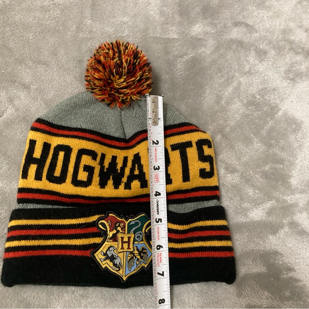 Harry Potter Warner Bros Hogwarts Knit Hat - Picture 7 of 9